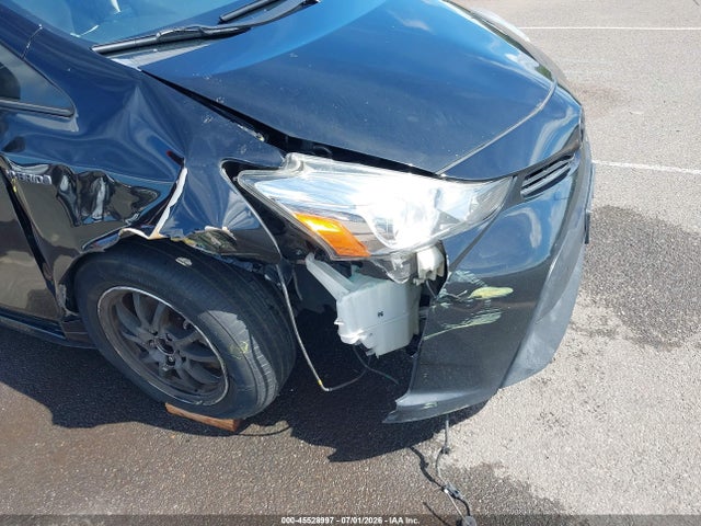 JTDZN3EU7HJ066671 Toyota Prius V Four