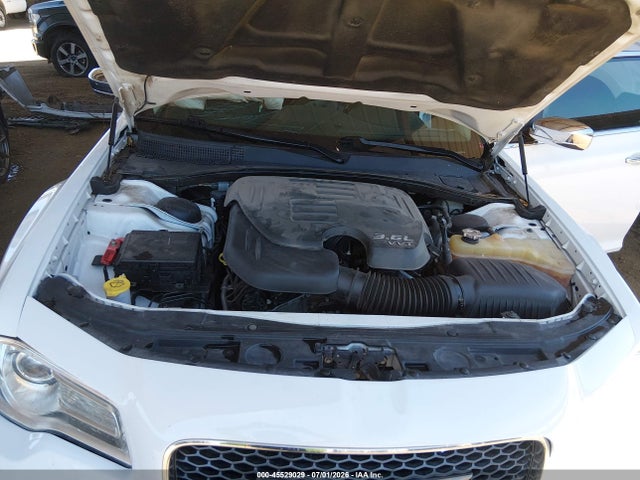 Aukcja sprzedaży 2015 Chrysler 300c, vin: 2C3CCAEG6FH749328, numer aukcji: 45529029