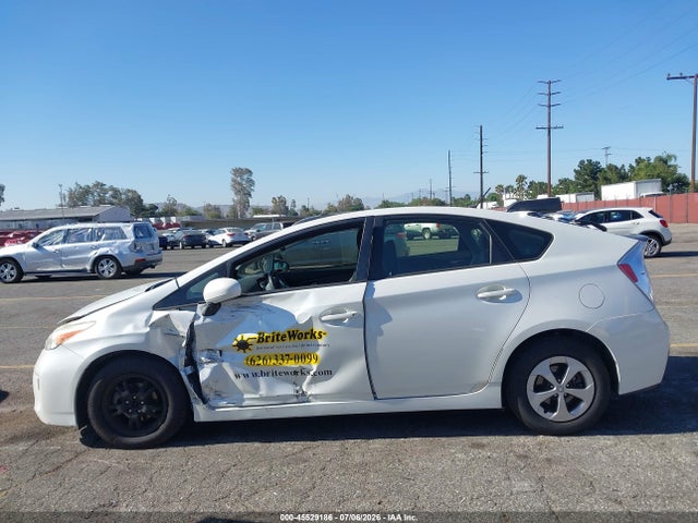 Toyota Prius Two 2015 JTDKN3DU1F0414583 Image 15