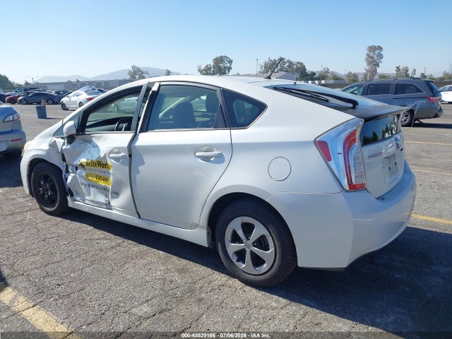 Toyota Prius Two 2015 JTDKN3DU1F0414583 Image 3