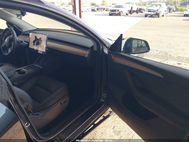 7SAYGDEDXSA371835 Tesla Model Y Long Range Dual Motor Rear-wheel Drive