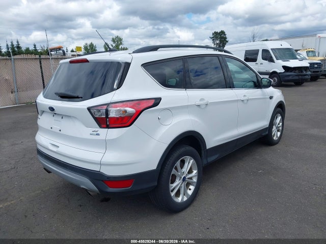 1FMCU9GD5JUD08673 Ford ESCAPE SE