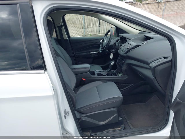 1FMCU9GD5JUD08673 Ford ESCAPE SE