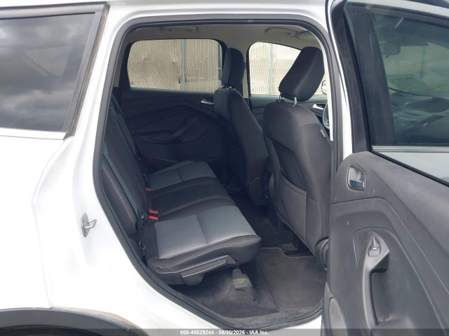 1FMCU9GD5JUD08673 Ford ESCAPE SE
