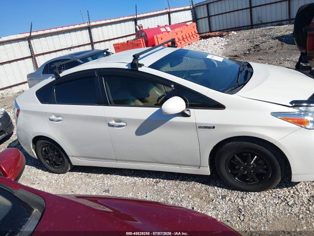 JTDKN3DU8E1782249 Toyota Prius Four