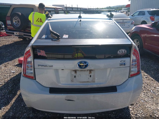 Toyota Prius Four 2014 JTDKN3DU8E1782249 Image 16