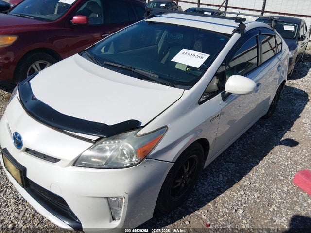 Toyota Prius Four 2014 JTDKN3DU8E1782249 Image 2