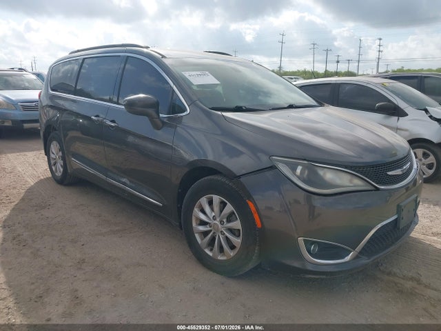 Aukcja sprzedaży 2017 Chrysler Pacifica Touring-l, vin: 2C4RC1BG0HR530596, numer aukcji: 45529352