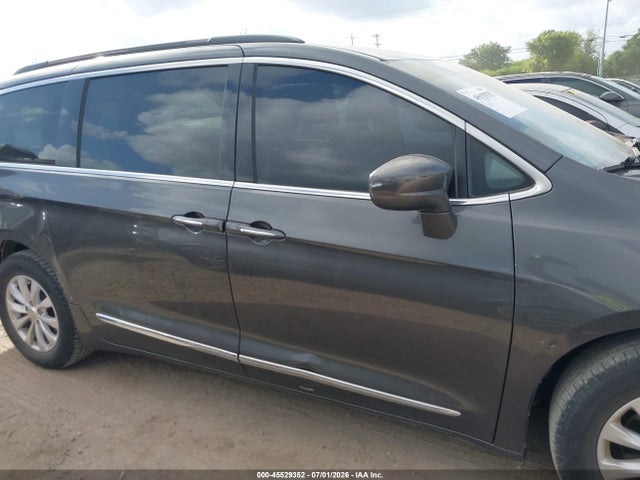 Aukcja sprzedaży 2017 Chrysler Pacifica Touring-l, vin: 2C4RC1BG0HR530596, numer aukcji: 45529352
