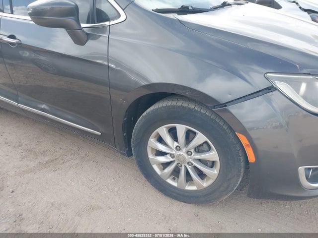 Aukcja sprzedaży 2017 Chrysler Pacifica Touring-l, vin: 2C4RC1BG0HR530596, numer aukcji: 45529352