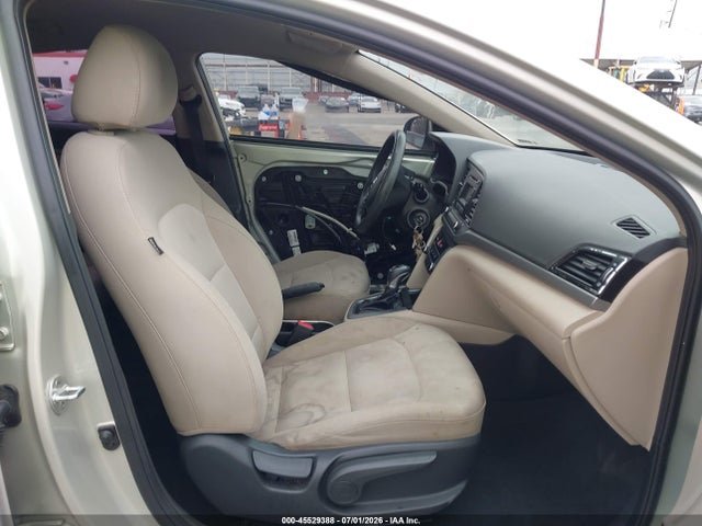 Hyundai ELANTRA SE 2017 5NPD74LF8HH201714 Image 5