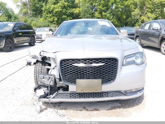 Продаж на аукціоні авто 2018 Chrysler 300 300s, vin: 2C3CCABG3JH143059, номер лоту: 45529456