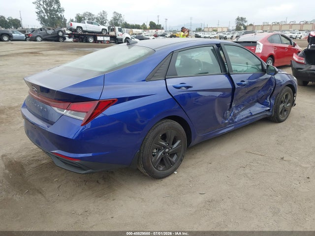 Hyundai ELANTRA SEL 2022 5NPLM4AG5NH064386 Image 4