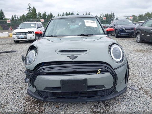 45529588 :رقم المزاد ، WMW13DJ0XP2T54203 vin ، 2023 Mini Se Hardtop Cooper مزاد بيع