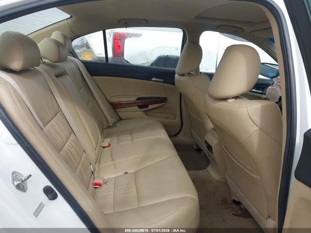 45529616 :رقم المزاد ، 1HGCP2F81BA152885 vin ، 2011 Honda Accord 2.4 Ex-l مزاد بيع
