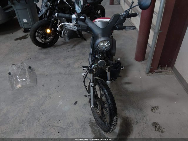 MLHJA5857N5000003 Honda C125 A