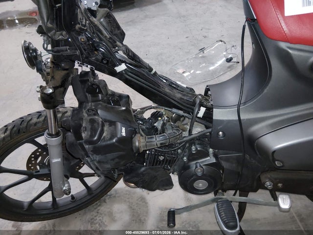 MLHJA5857N5000003 Honda C125 A