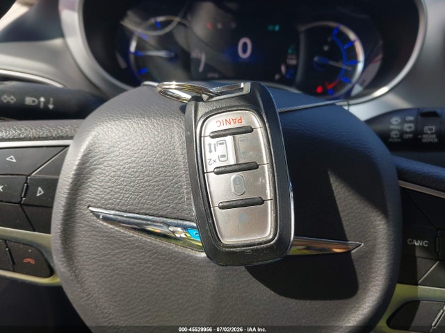 Chrysler Pacifica Hybrid Touring Plus 2017 2C4RC1H75HR765096 Image 11