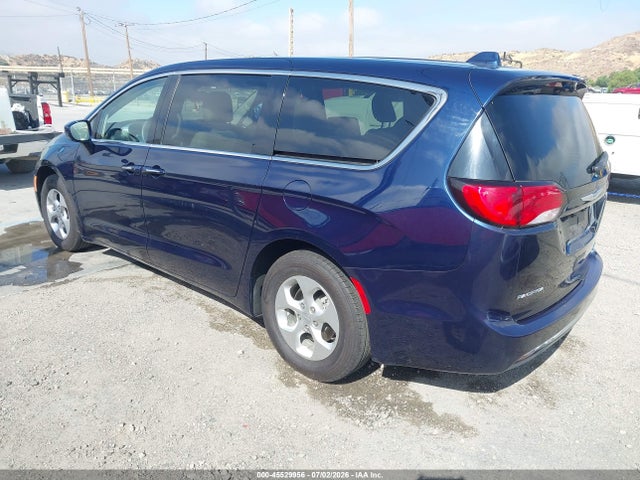 Chrysler Pacifica Hybrid Touring Plus 2017 2C4RC1H75HR765096 Image 3