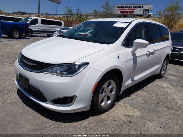 Chrysler Pacifica Hybrid Touring Plus 2017 2C4RC1H71HR797463 Image 2
