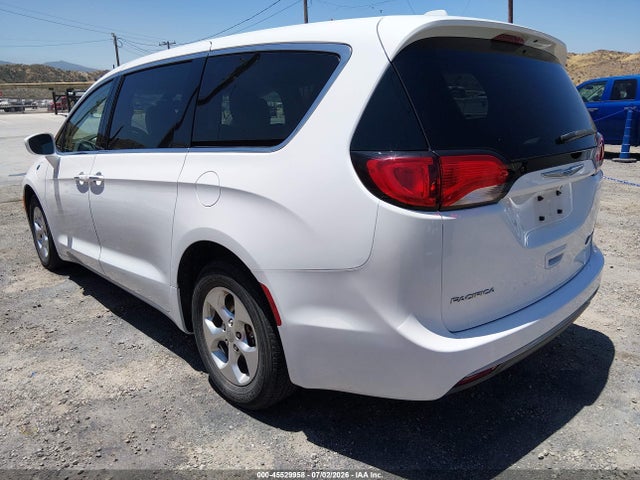 Chrysler Pacifica Hybrid Touring Plus 2017 2C4RC1H71HR797463 Image 3
