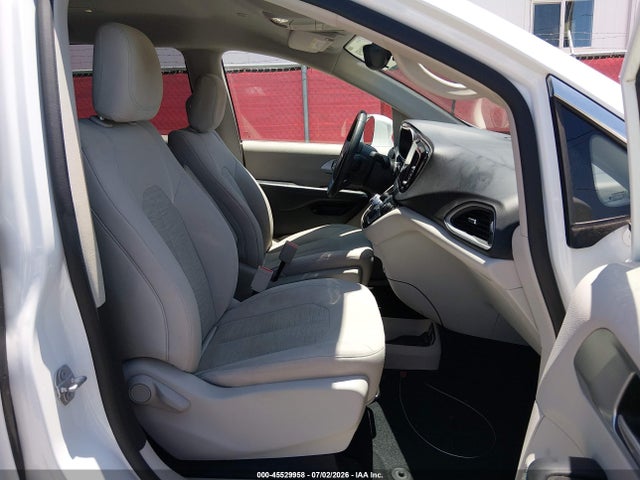 Chrysler Pacifica Hybrid Touring Plus 2017 2C4RC1H71HR797463 Image 5