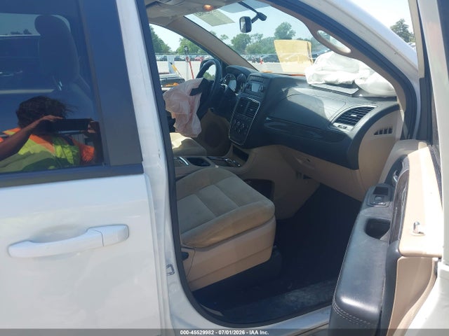 2C4RDGCG5GR178810 Dodge Grand Caravan Sxt