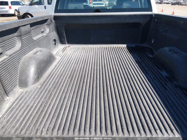 1GCVKNEH9JZ119660 Chevrolet Silverado 1500 Wt