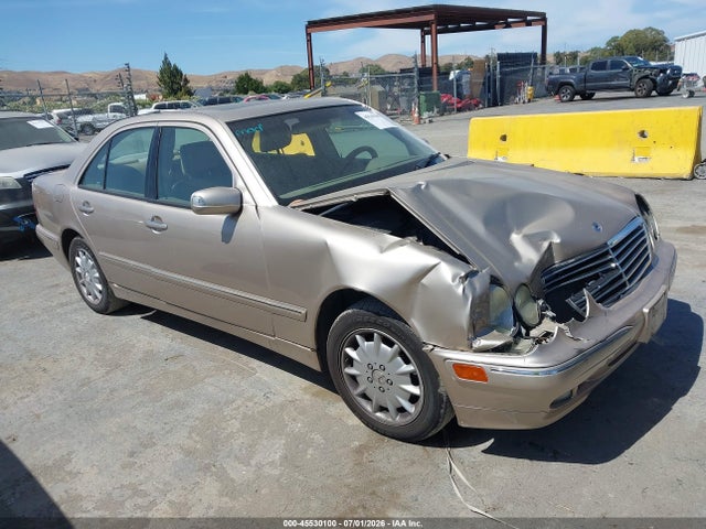 2001 Mercedes-benz E 320 მანქანა იყიდება აუქციონზე, vin: WDBJF65J61B327546, აუქციონის ნომერი: 45530100