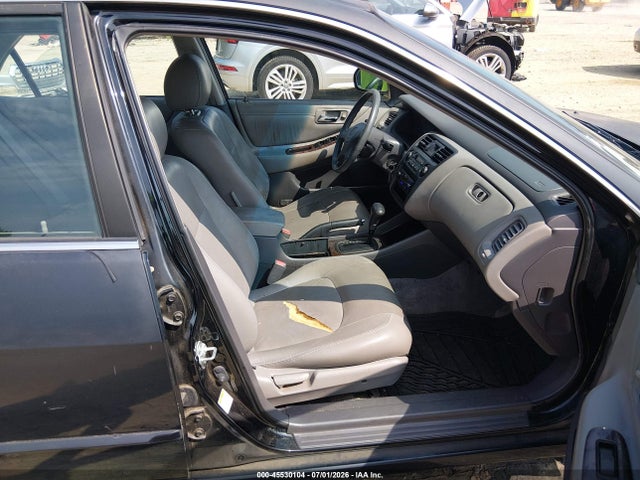 45530104 :رقم المزاد ، 1HGCG1651YA089568 vin ، 2000 Honda Accord 3.0 Ex مزاد بيع