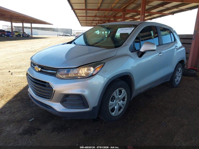 3GNCJKSB2JL302986 Chevrolet TRAX LS