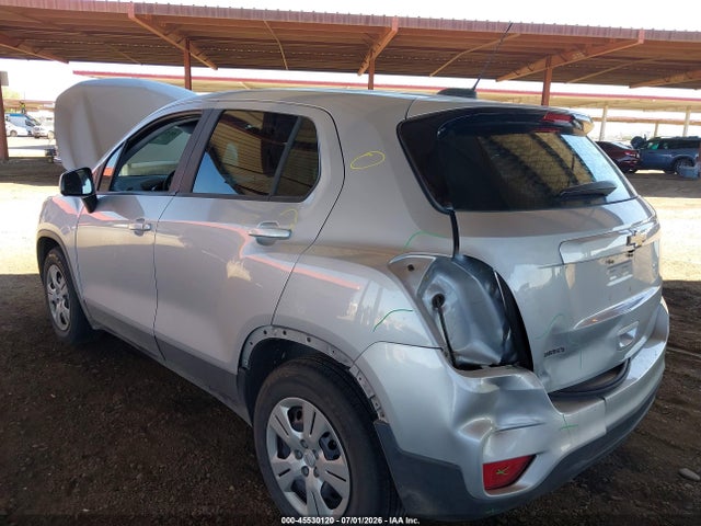 3GNCJKSB2JL302986 Chevrolet TRAX LS