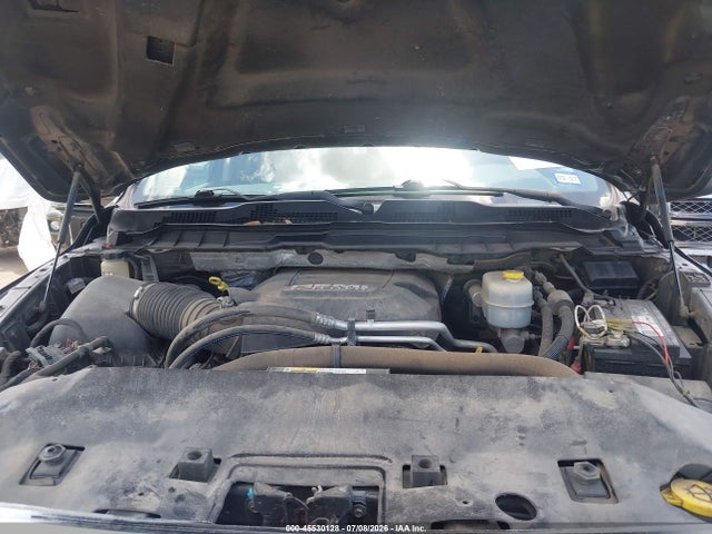 45530128 :رقم المزاد ، 3C6UR5HJ9JG192279 vin ، 2018 Ram 2500 Tradesman  4x4 8' Box مزاد بيع