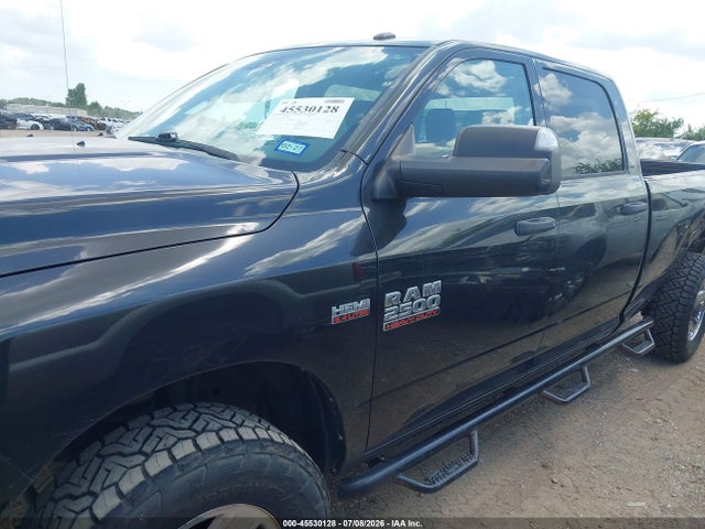 45530128 :رقم المزاد ، 3C6UR5HJ9JG192279 vin ، 2018 Ram 2500 Tradesman  4x4 8' Box مزاد بيع
