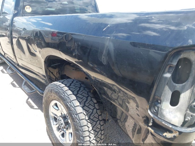 45530128 :رقم المزاد ، 3C6UR5HJ9JG192279 vin ، 2018 Ram 2500 Tradesman  4x4 8' Box مزاد بيع