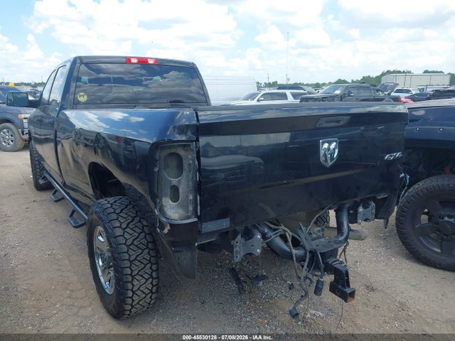 45530128 :رقم المزاد ، 3C6UR5HJ9JG192279 vin ، 2018 Ram 2500 Tradesman  4x4 8' Box مزاد بيع