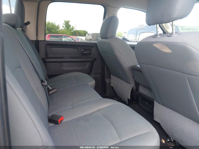 45530128 :رقم المزاد ، 3C6UR5HJ9JG192279 vin ، 2018 Ram 2500 Tradesman  4x4 8' Box مزاد بيع