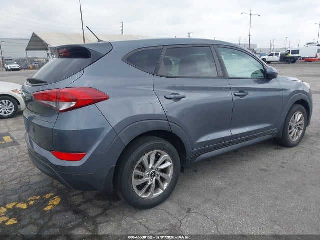 Hyundai TUCSON SE 2018 KM8J23A4XJU700292 Image 4