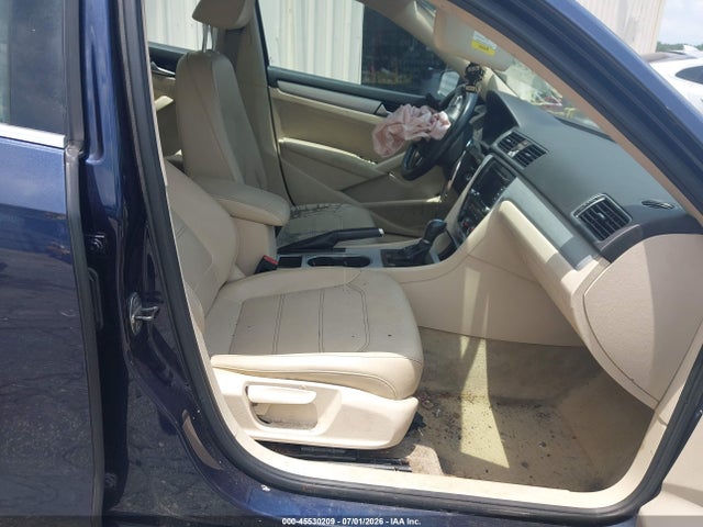 2013 Volkswagen Passat 2.5l Se მანქანა იყიდება აუქციონზე, vin: 1VWBP7A34DC131181, აუქციონის ნომერი: 45530209