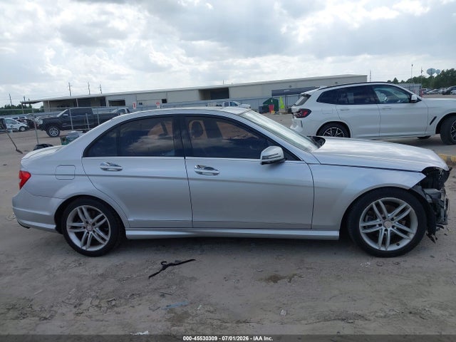 2014 Mercedes-benz C 250 Sport მანქანა იყიდება აუქციონზე, vin: WDDGF4HB2EA928913, აუქციონის ნომერი: 45530309