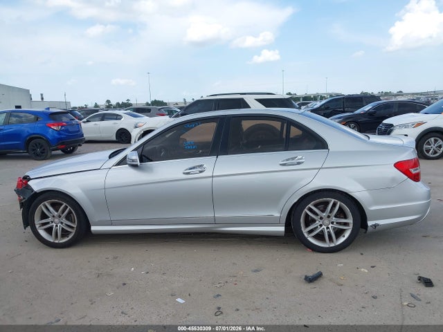 2014 Mercedes-benz C 250 Sport მანქანა იყიდება აუქციონზე, vin: WDDGF4HB2EA928913, აუქციონის ნომერი: 45530309