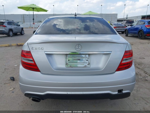 2014 Mercedes-benz C 250 Sport მანქანა იყიდება აუქციონზე, vin: WDDGF4HB2EA928913, აუქციონის ნომერი: 45530309