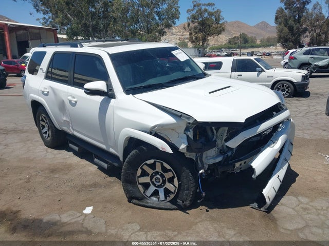 Toyota 4runner Trd Off Road Premium 2019 JTEBU5JR0K5724649 главное изображение