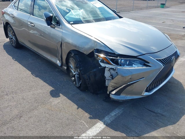45530575 :رقم المزاد ، 58ABZ1B19KU030320 vin ، 2019 Lexus Es 350 Luxury مزاد بيع