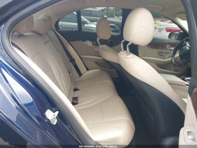 2016 Mercedes-benz C 300 მანქანა იყიდება აუქციონზე, vin: 55SWF4JB9GU122012, აუქციონის ნომერი: 45530589