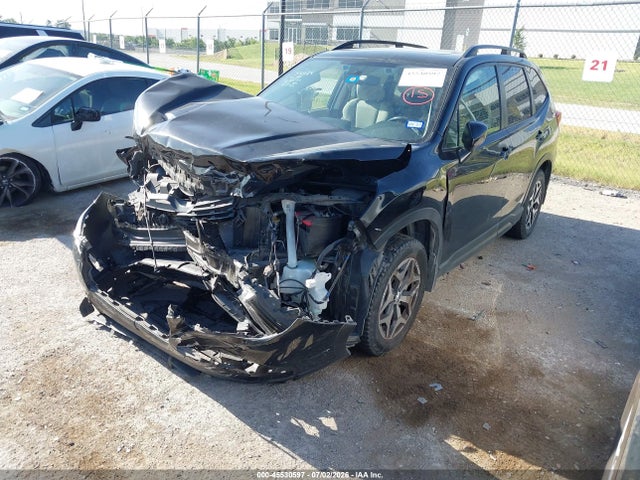 Продаж на аукціоні авто 2021 Subaru Forester Premium, vin: JF2SKAFC4MH526277, номер лоту: 45530597