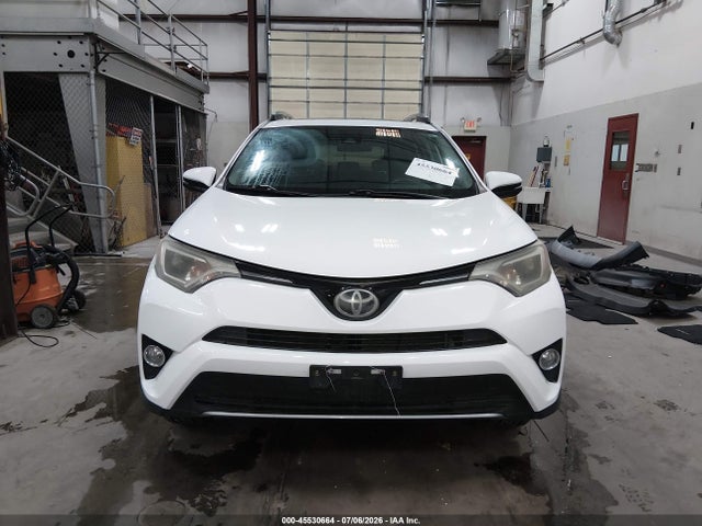 Toyota Rav4 Xle 2017 2T3RFREV9HW575980 Image 13