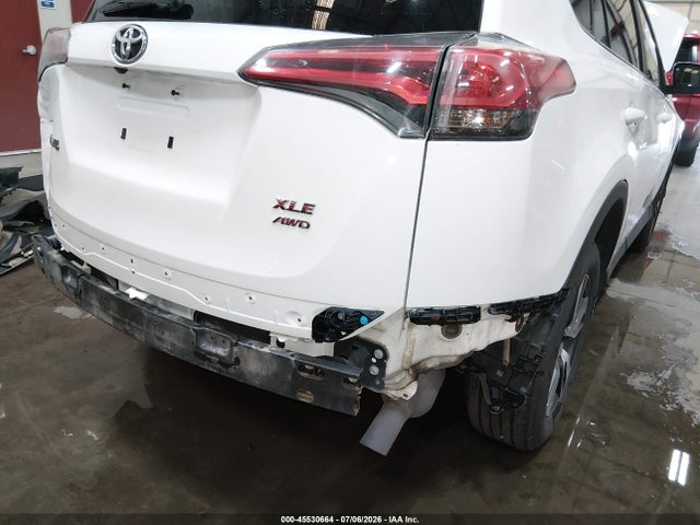 Toyota Rav4 Xle 2017 2T3RFREV9HW575980 Image 18