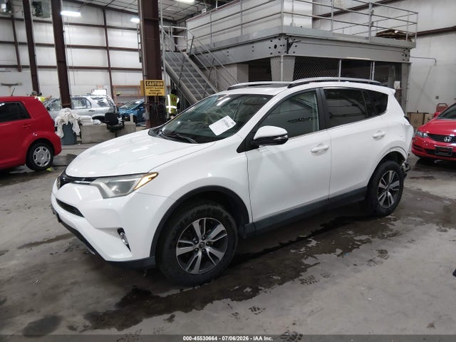 Toyota Rav4 Xle 2017 2T3RFREV9HW575980 Image 2