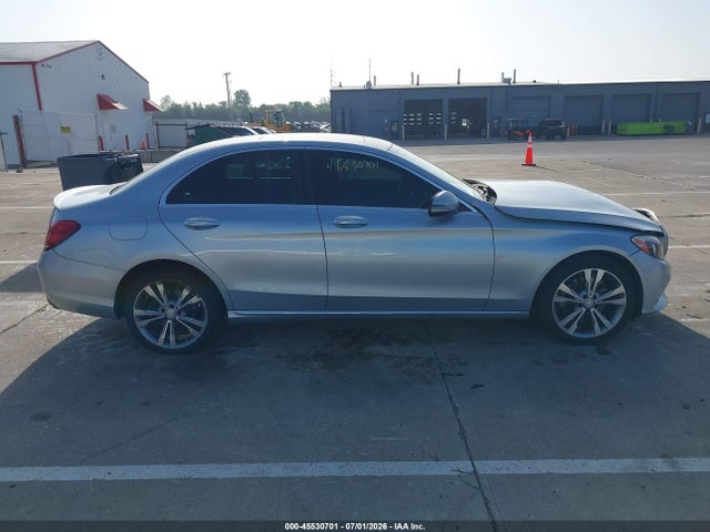Продажа на аукционе авто 2017 Mercedes-benz C 300 4matic, vin: 55SWF4KB8HU205334, номер лота: 45530701